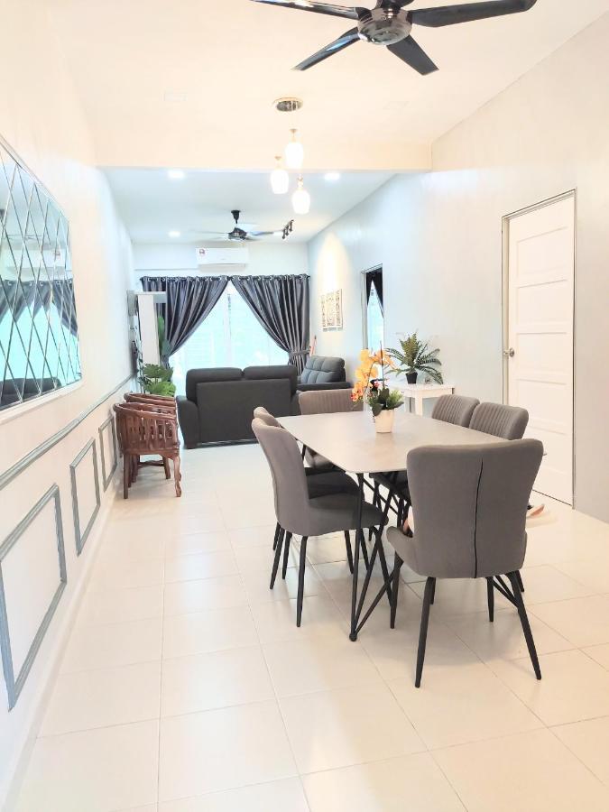 Private Pool Cassa Dinies, Wifi , Bbq,10 Pax Villa Rantau Panjang Dış mekan fotoğraf