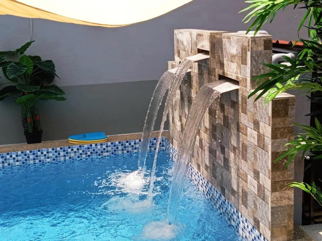 Private Pool Cassa Dinies, Wifi , Bbq,10 Pax Villa Rantau Panjang Dış mekan fotoğraf