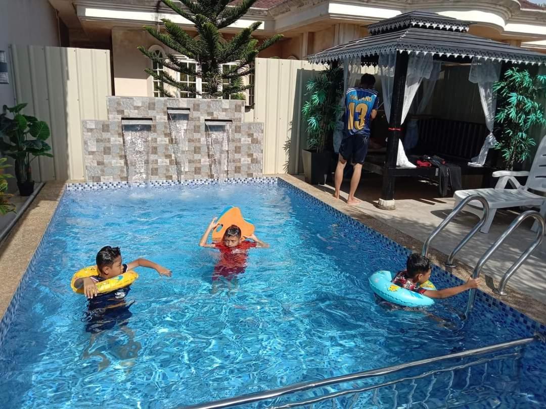 Private Pool Cassa Dinies, Wifi , Bbq,10 Pax Villa Rantau Panjang Dış mekan fotoğraf